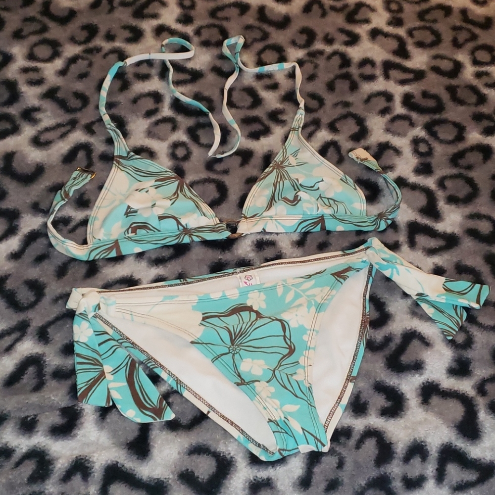 Hobie swimsuit top and bottom set